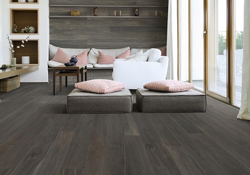 sàn gỗ công nghiệp tối màu mang phong cách cổ điển