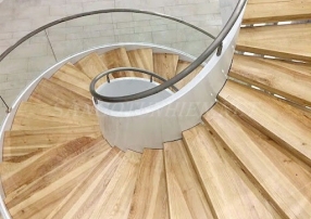 Cầu thang gỗ Sồi Nga (Tần Bì)