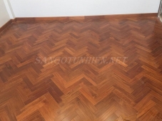 Sàn gỗ Căm Xe xương cá 15 x 90 x 600 (mm) Sàn gỗ Căm Xe xương cá 15 x 90 x 600 (mm)