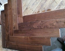 Sàn gỗ óc chó xương cá 15 x 90 x 600 Sàn gỗ óc chó xương cá 15 x 90 x 600