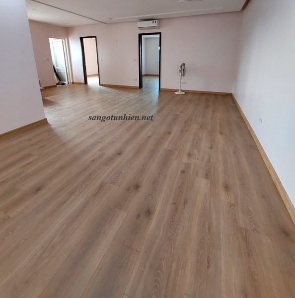 Màu sàn gỗ Alsafloor 518 lắp phòng khách