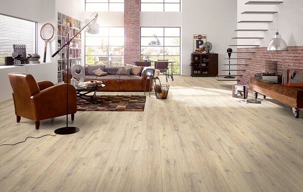   Ánh sáng tự nhiên ảnh hưởng đến màu sàn gỗ và màu tường