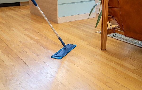 Bảo dưỡng vệ sinh sàn gỗ thường xuyên
