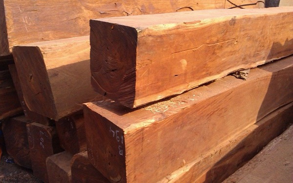 Gỗ Căm Xe nguyên khối được xẻ