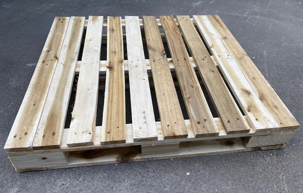 Gỗ keo xẻ làm pallet