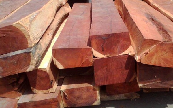 Gỗ Lốc vuông đã xẻ hộp Giáng Hương