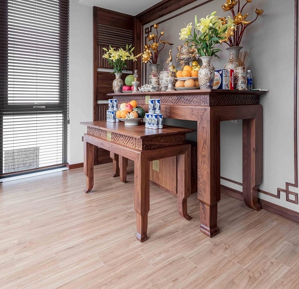 Mẫu sàn gỗ phòng thờ màu sáng