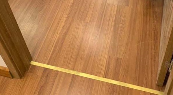 Nẹp T đồng thông phòng sàn gỗ tự nhiên