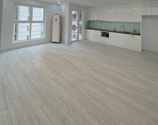 Sàn gỗ Alsafloor Pháp 435 màu trắng kem tinh tế, thanh lịch, hiện đại