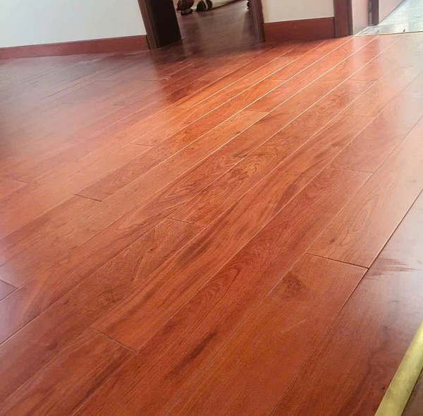 Sàn gỗ Giáng Hương đá lát thẳng
