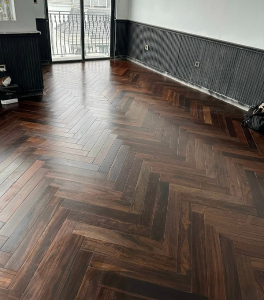  Sàn gỗ kỹ thuật Chiu Liu lát xương cá