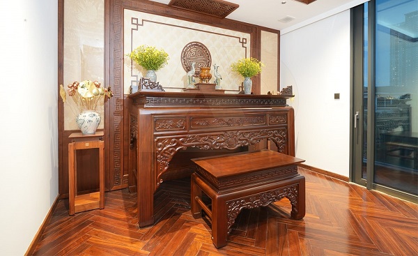 Sàn gỗ tự nhiên Căm Xe lắp phòng thờ