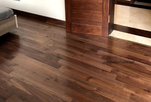 Sàn gỗ Walnut lát phòng ngủ sang trọng, vân đẹp tự nhiên