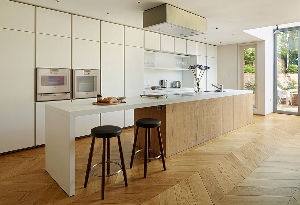 Sàn gỗ xương cá lắp nhà bếp