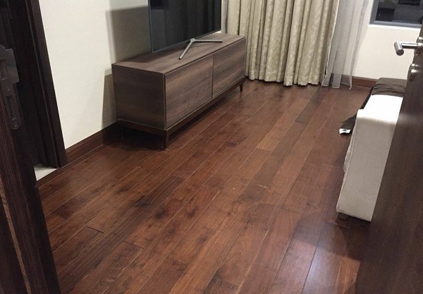 Sàn kỹ thuật Chiu Liu lát phòng ngủ