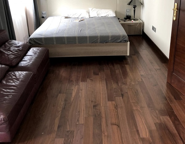Sàn Óc Chó Walnut lát phòng ngủ