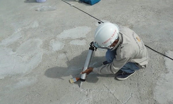 Xử lý bề mặt cốt lền trước khi lát sàn tự nhiên